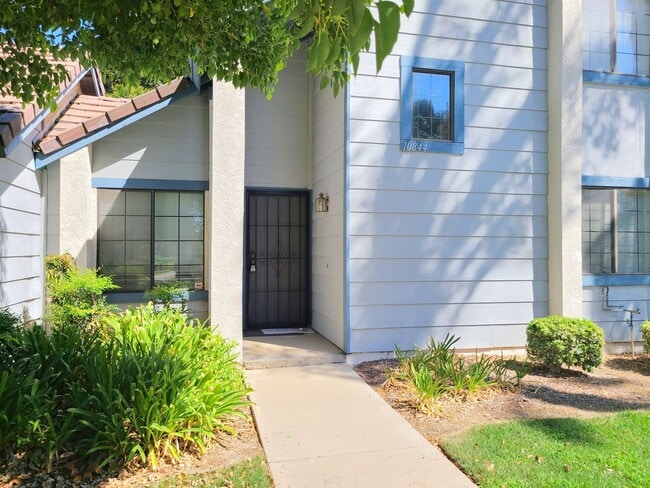 Building Photo - 10844 Pepper Way