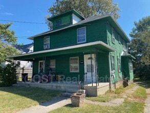 Building Photo - 128 S Fostoria Ave