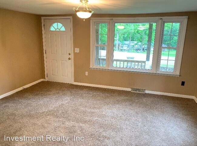 Foto del edificio - 3 br, 1 bath House - 11625 Main St.