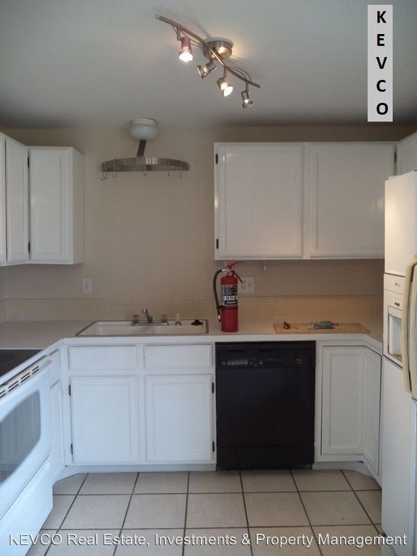 Building Photo - 3 br, 2 bath House - 2724 W Stuart St