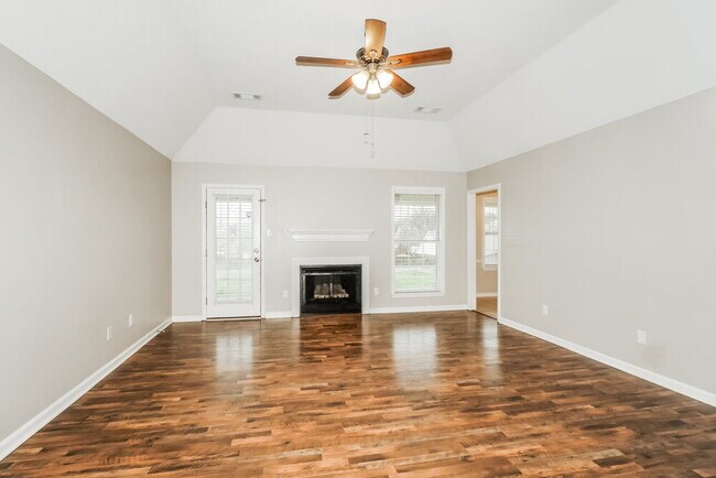 Building Photo - 169 Woodlawn Trce