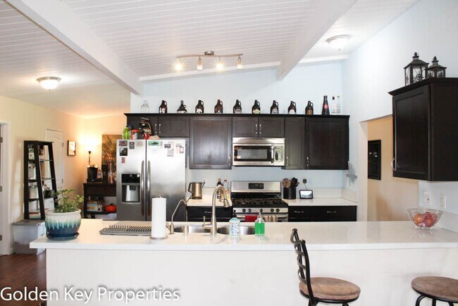 Foto del edificio - Single Story Home In Oceanside! Close to a...