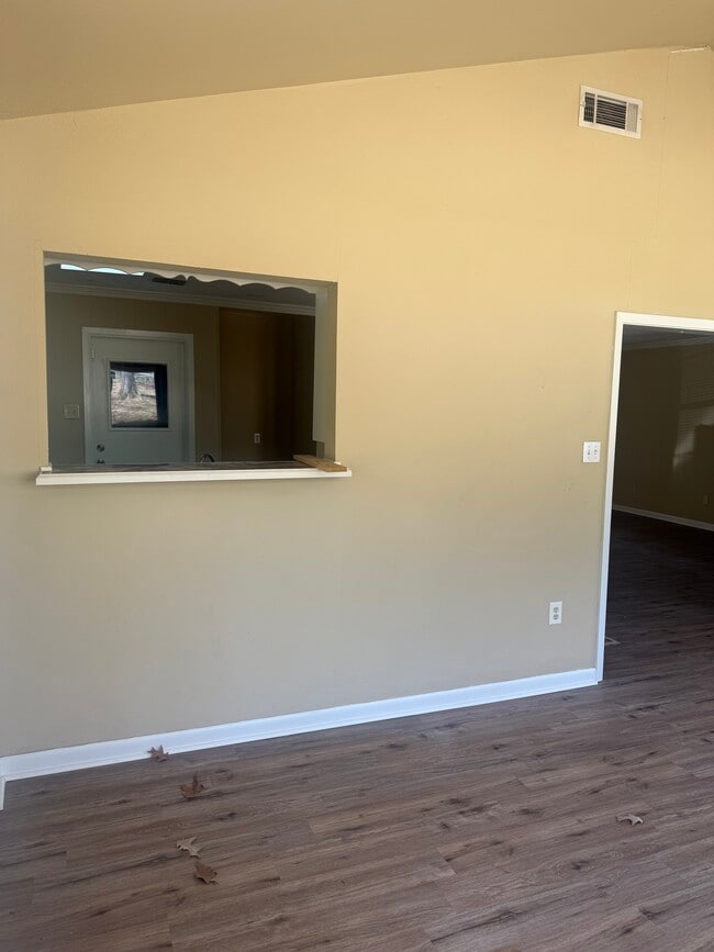 Foto del edificio - 205 Whispering Pine Dr