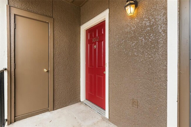 Foto del edificio - 5859 Frankford Rd