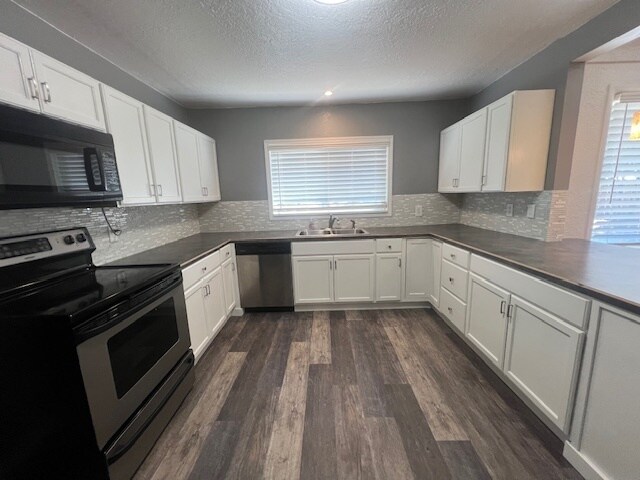 Foto del edificio - 4 Bed 1.5 Bath in Prime Bench Location!