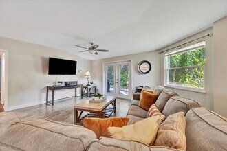 Building Photo - 2529 Croton Ave