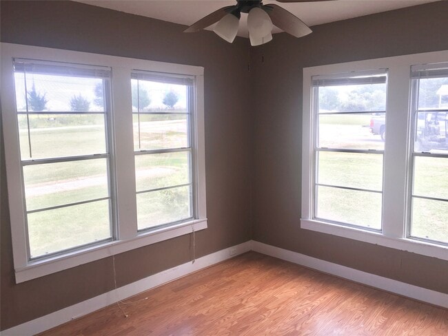 Foto del edificio - 4700 FM 2502 Rd