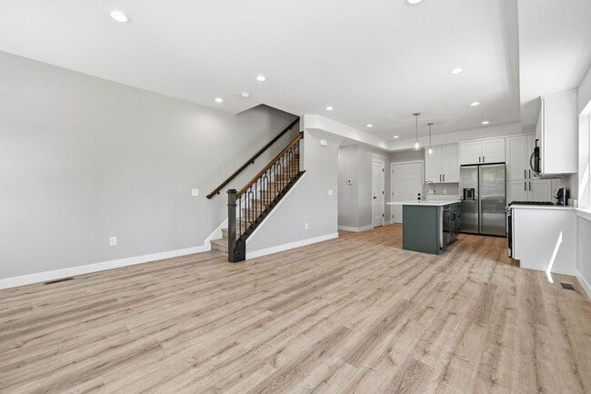 Building Photo - 4728 Walworth Ave