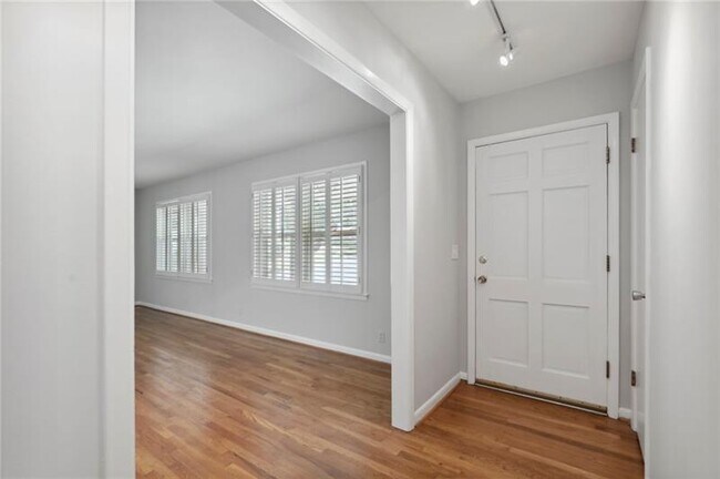 Foto del edificio - 3067 Greenbrook Way NE