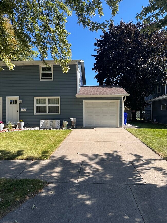 Building Photo - 1410 N Outagamie St