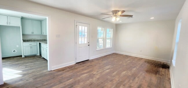 Sala de estar - 14820 Blackwater Rd