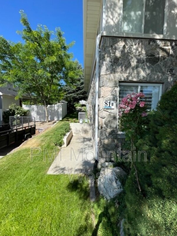 Primary Photo - 81 Ironwood Dr