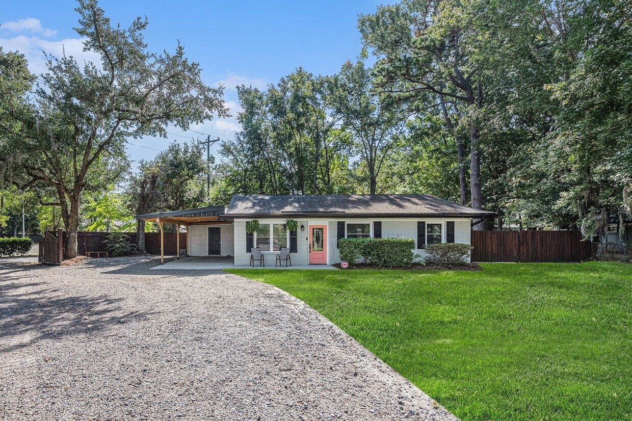 Foto principal - 1823 Old Parsonage Rd