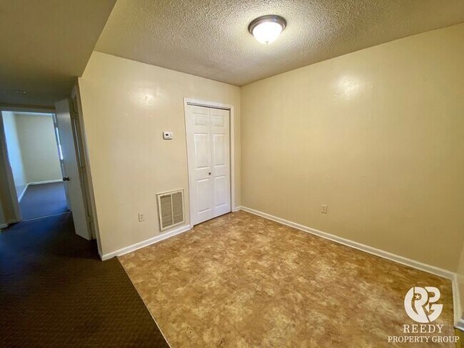Foto del edificio - 222 Cotton Ridge Ln