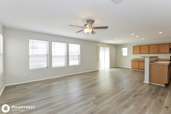 Foto del edificio - 6411 S Sunrise Valley Dr, Tucson, AZ 85706