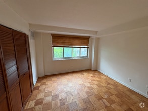 Building Photo - 4410 Oglethorpe St