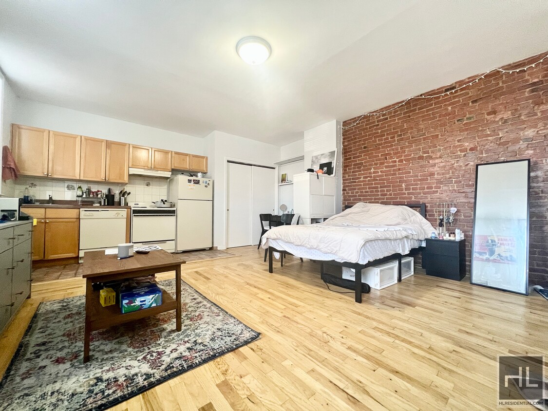 Primary Photo - Spacious Studio in Astoria I NWRM Subway A...