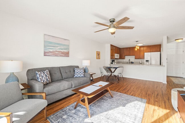 Foto del edificio - 3030 Suncrest Dr