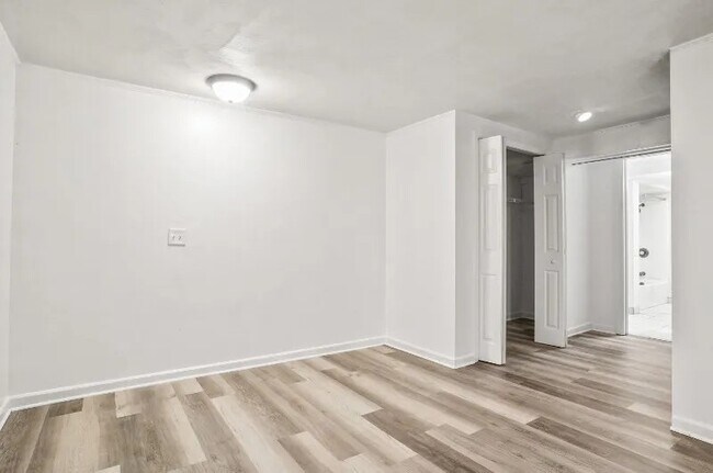 Foto del edificio - 3736 Woodford Ave NW