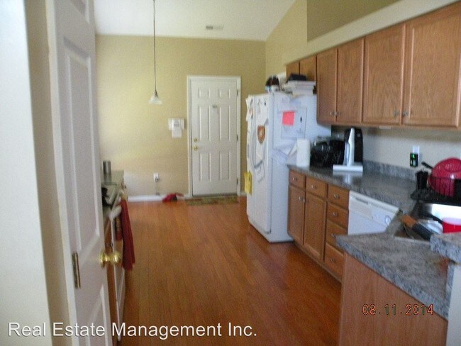 Building Photo - 3 br, 2 bath House - 110 Kenmore Ct