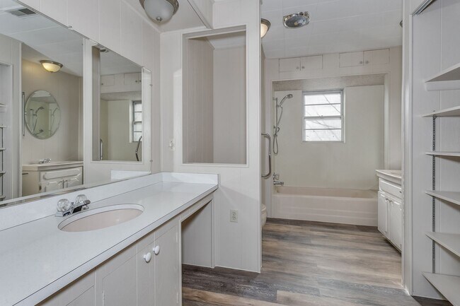 Building Photo - Very cool home with Retro feel - Check it ...