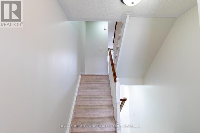 Building Photo - 2178 Fiddlers Way