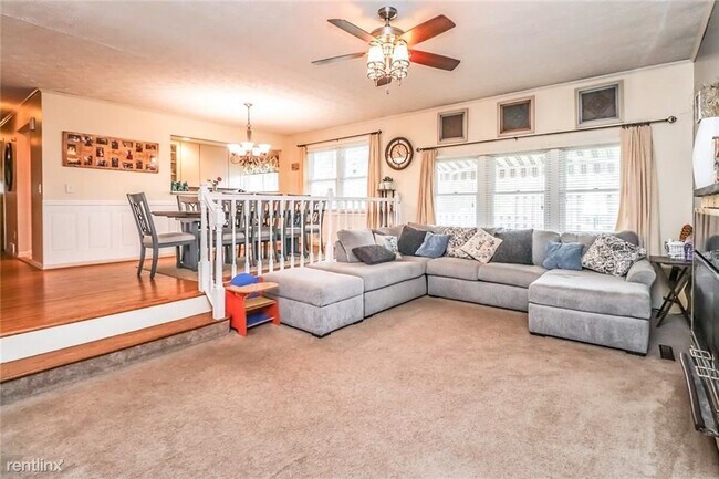 Foto del edificio - 3 br, 2 bath House - 47 Bradford Rd