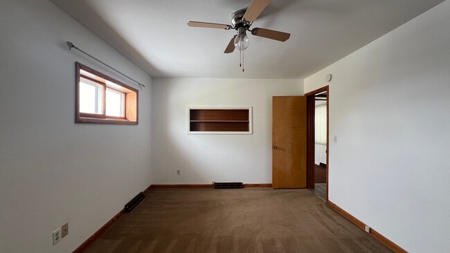 Foto del edificio - Lovely Spacious House in great location !!