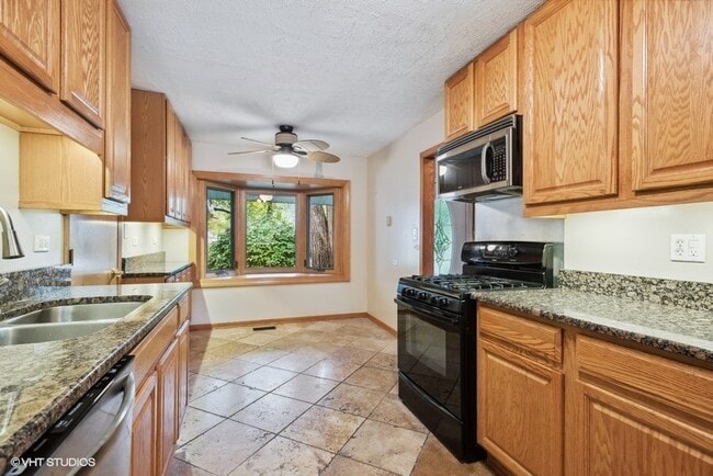 Building Photo - 234 S Cedarcrest Dr