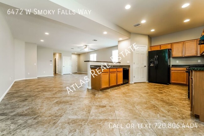 Building Photo - **  SKIP THE DEPOSIT ** 4 BD / 2 BATH Sout...