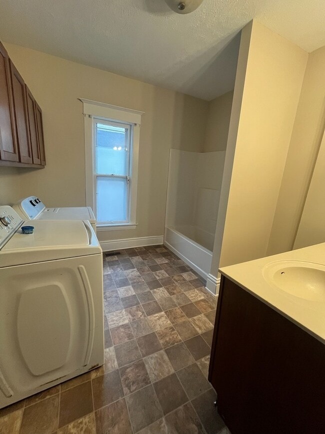 Building Photo - 154 Straight Ave SW