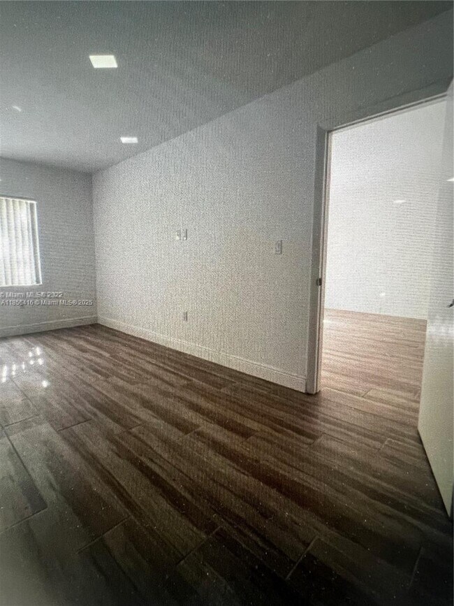 Foto del edificio - 2640 NE 135th St