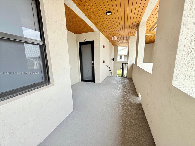Foto del edificio - 10401 NW 82nd St