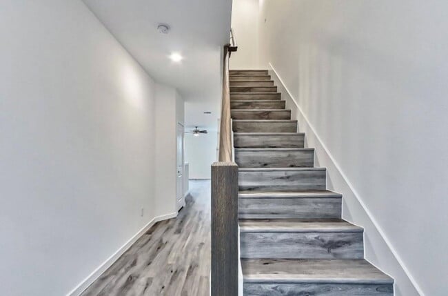 Building Photo - 4803 Dig Dug Ln