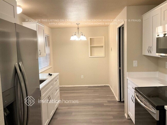 Foto del edificio - 12239 Oak Tree Pl SW