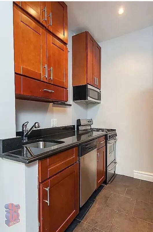 Building Photo - 330 East 35th Street