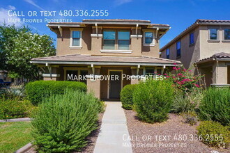 Building Photo - 1073 S Hawk Ln