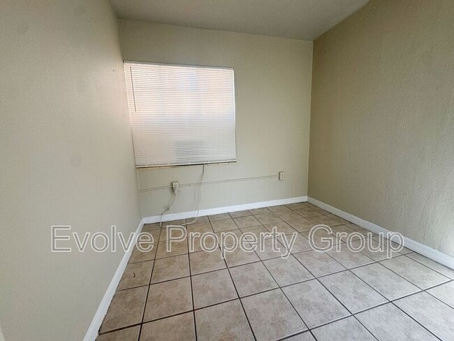 Foto del edificio - 710 N Grove St