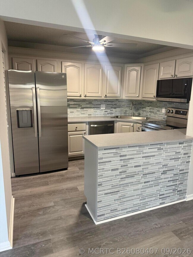 Building Photo - 302 Knotty Pine Cir
