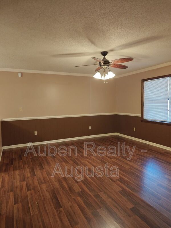 Foto del edificio - 3718 Byrd Rd