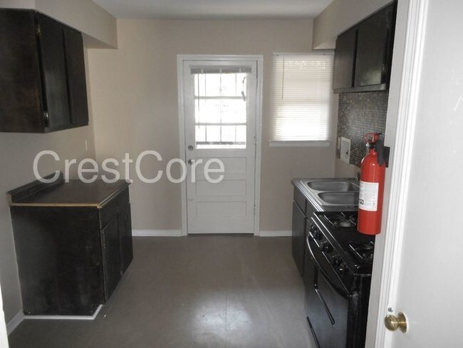 Foto del edificio - 2767 Waverly Ave