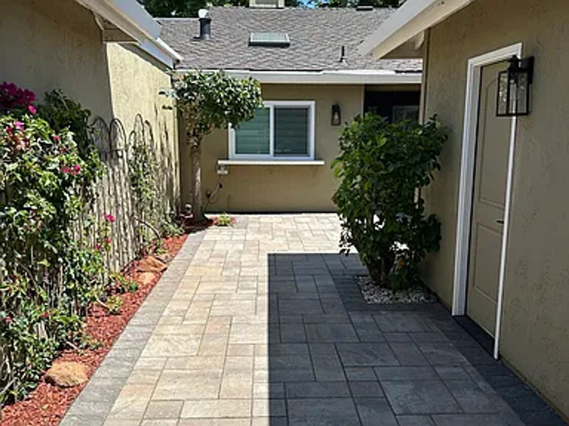 Primary Photo - Almaden - Exectuve style 3 bedroom 2 bath ...