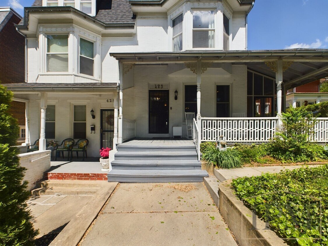 Primary Photo - Elegant 5 Bedroom Home Coming Soon - **A M...