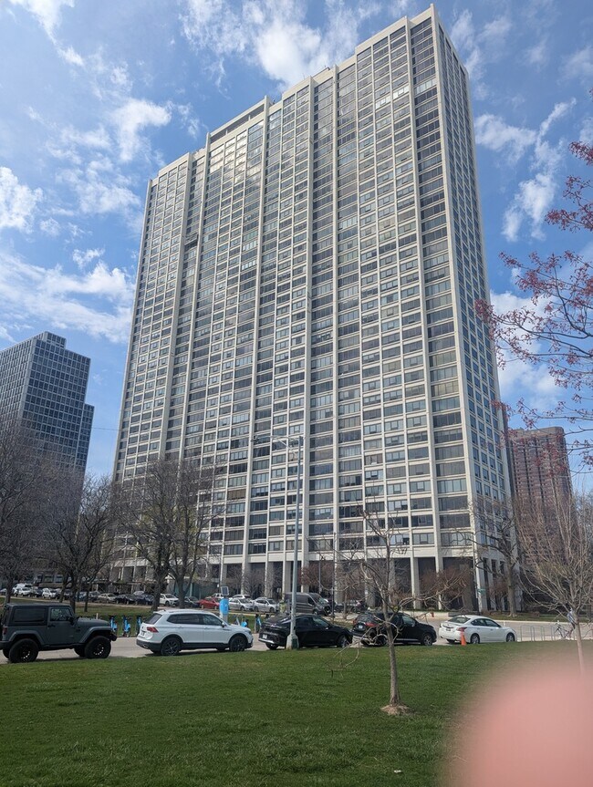 Building Photo - 2800 N Lake Shore Dr