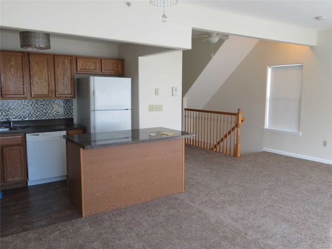 Building Photo - 7207 Catamaran Way