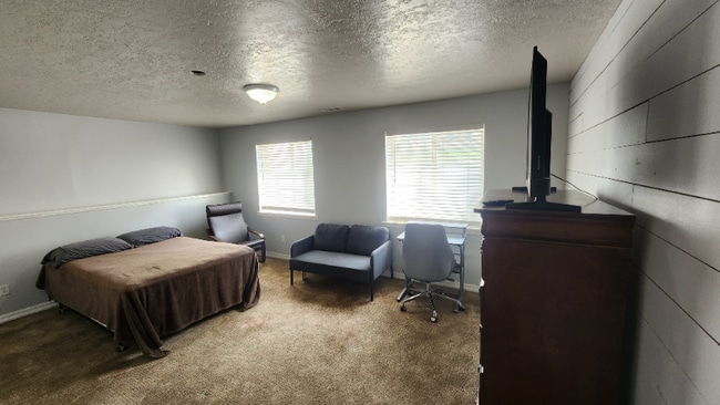 Building Photo - 8543 Poison Oak Dr