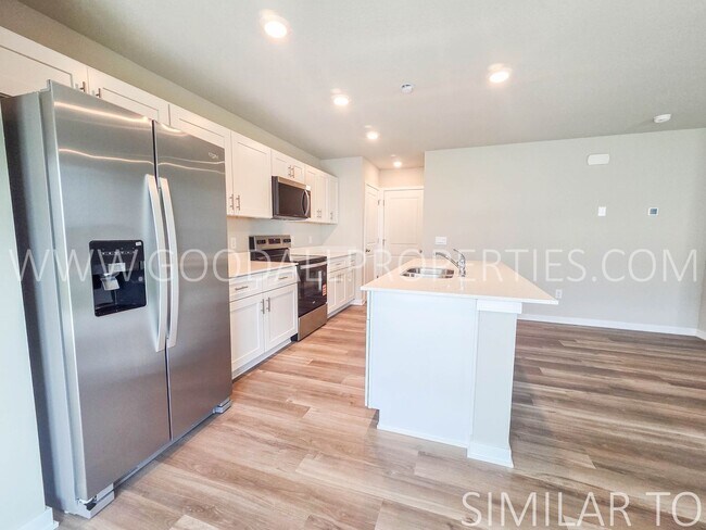 Foto del edificio - Brand New Construction | Never Lived In | 3 Bed, 2.5 Bath Townhome in Waukee