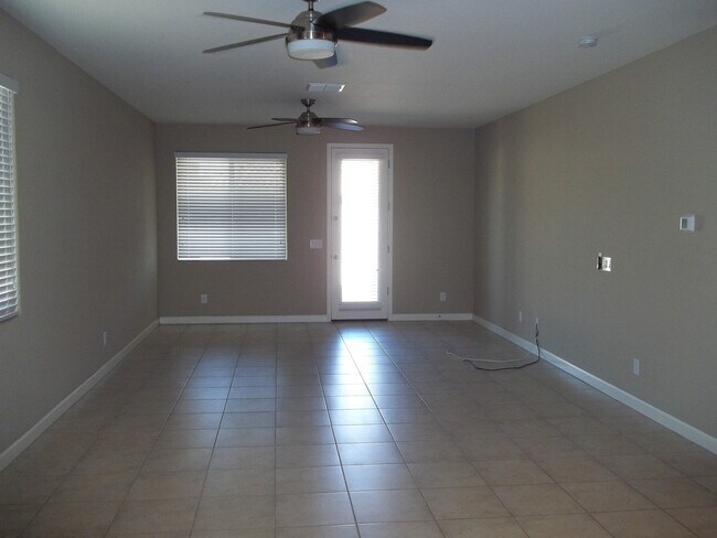 Foto del edificio - Beautiful Home in Gated Community