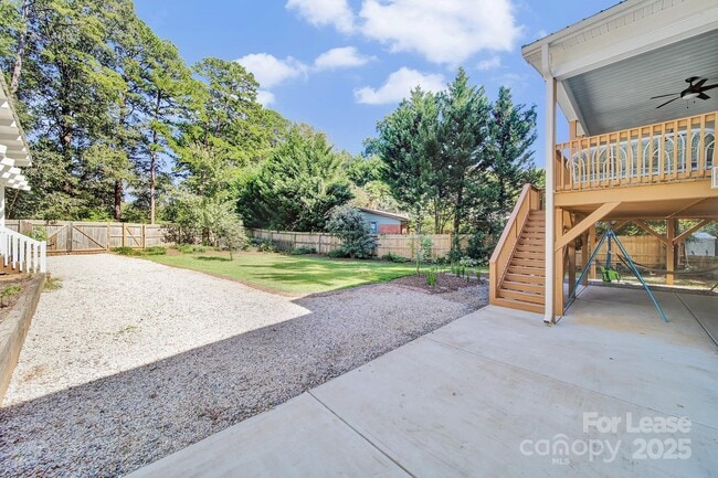 Foto del edificio - 3222 Clark St