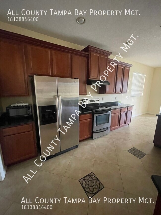 Building Photo - 3 bed 2 bath 2 car home in Cory Lake Isles...